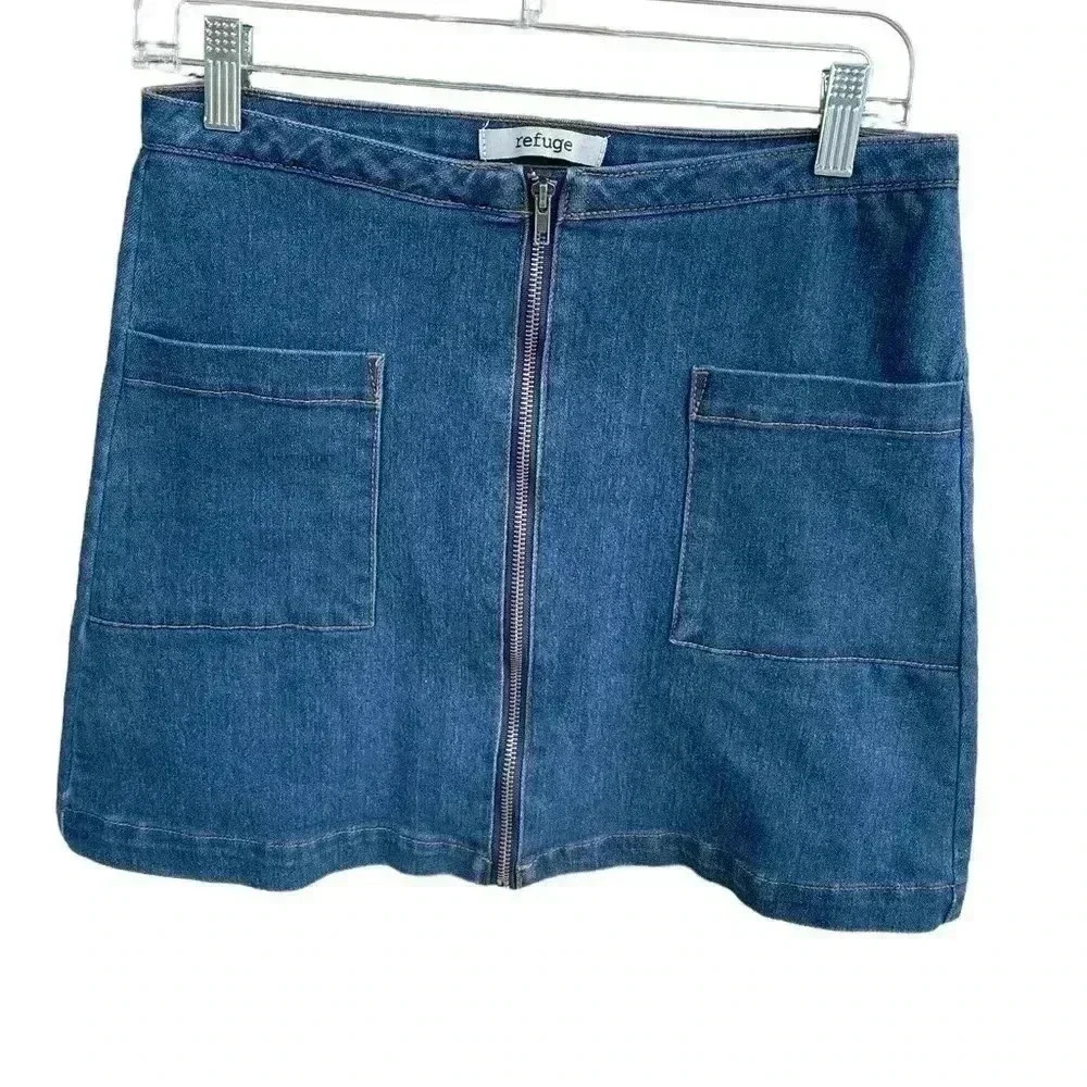 Refuge women’s denim mini zip-up skirt sz M stretchy gently used real pockets - Picture 1 of 8